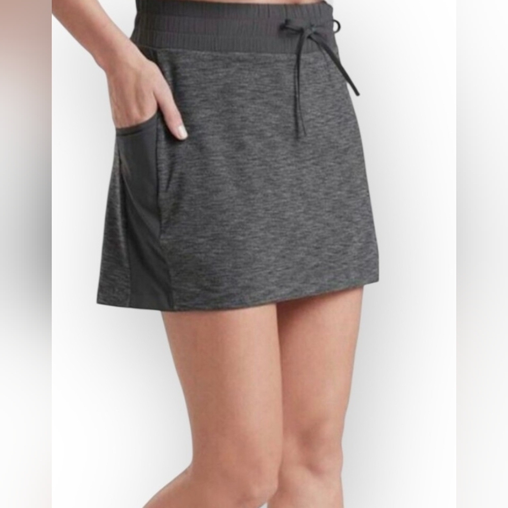 Athleta Excursion Size M Hybrid Skirt